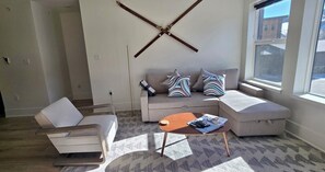 TV, fireplace - Serene condo in charming Silverthorne perfect for getaway & heated Garage (Silverthorne)