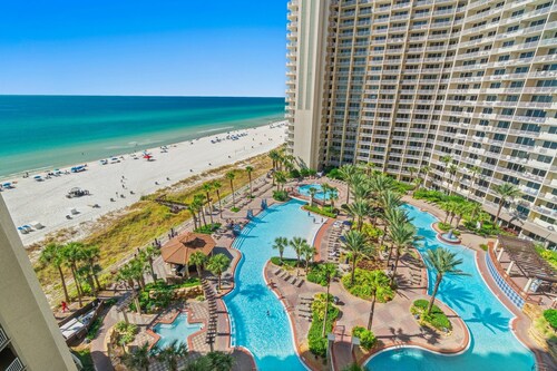 WHITE SAND BEACH
2-bedroom 2-bath. Largest and most beautiful pool in the city.