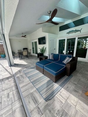 屋外ダイニングエリア