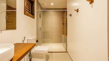 Superior Suite, Garden View | Bathroom