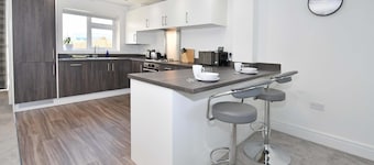 3BR Stoke-on-Trent | Free Parking | Garden