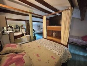 3 chambres, fer et planche Ă repasser, accĂšs Internet, draps fournis
