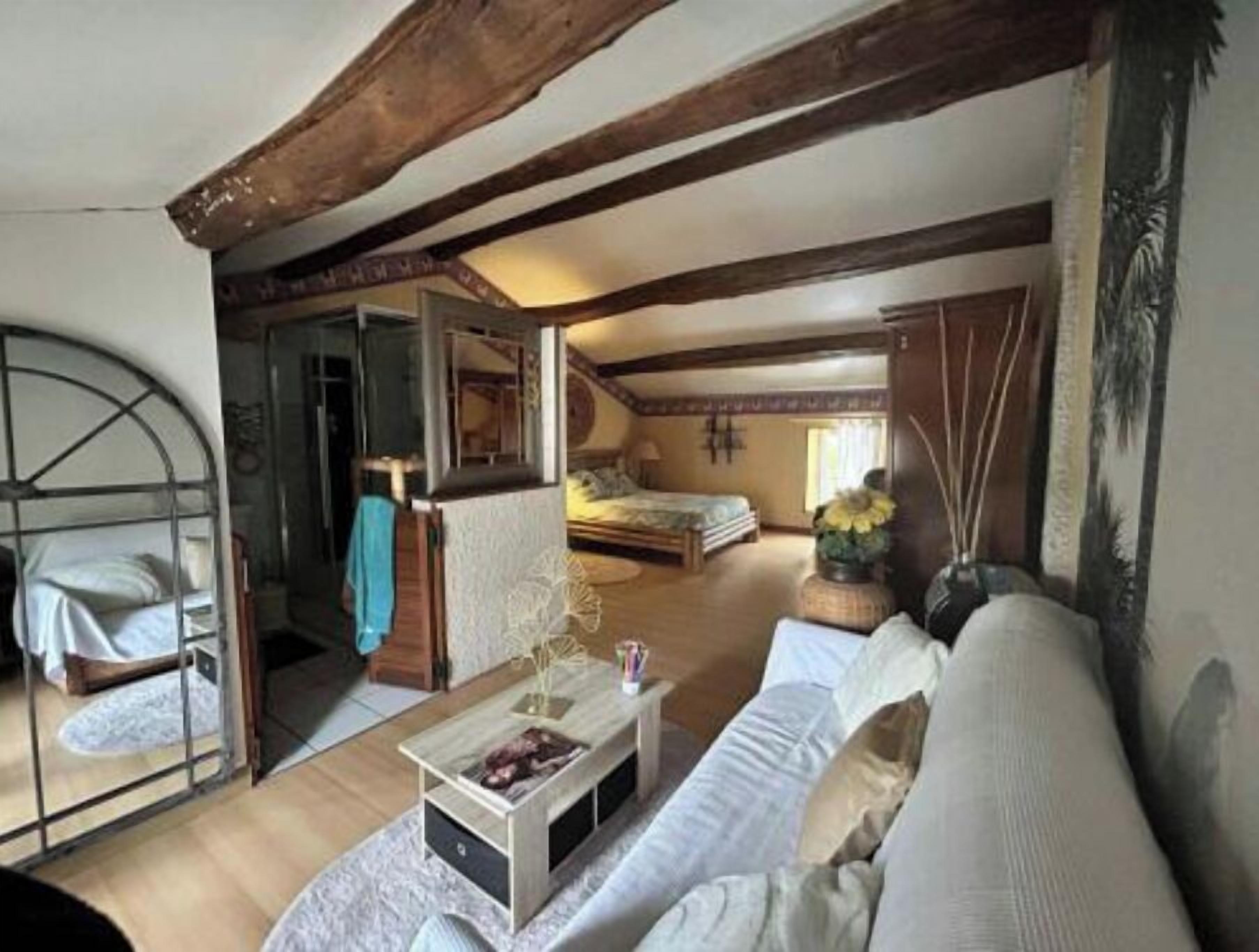 3 dormitorios, tabla de planchar con plancha, Internet y ropa de cama