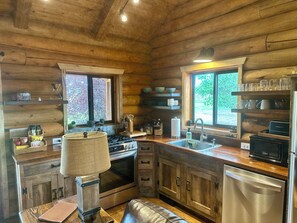 Microondas, horno, parrilla de estufa y lavavajillas 