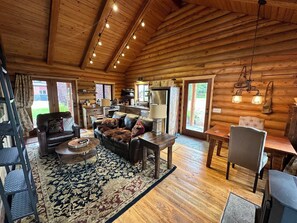 Televisión y chimenea 