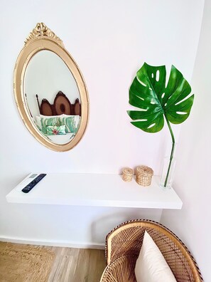 Interior - Holiday Home 'Caíque – Charming Stay in Olhão' with Private Terrace, Wi-Fi & Air Conditioning (Olhão)