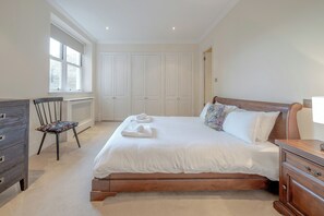 3 bedrooms, iron/ironing board, travel crib, free WiFi