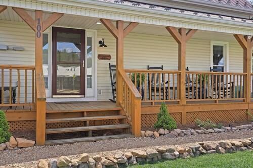 Delightful Appalachian Trail 2-bedroom lodge with AC in Central Damascus