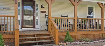 Delightful Appalachian Trail 2-bedroom lodge with AC in Central Damascus