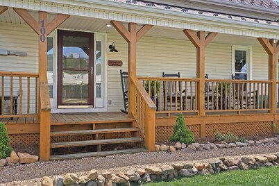 Delightful Appalachian Trail 2-bedroom lodge with AC in Central Damascus