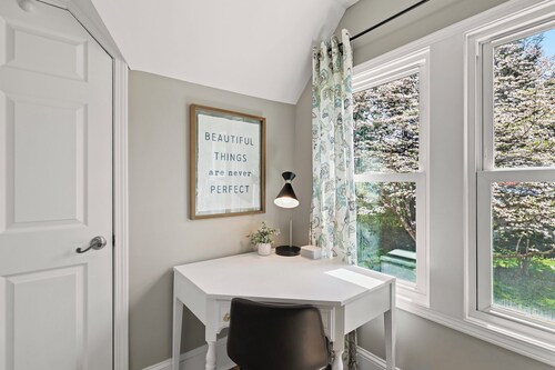 Delightful Appalachian Trail 2-bedroom lodge with AC in Central Damascus