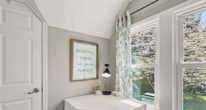 Delightful Appalachian Trail 2-bedroom lodge with AC in Central Damascus