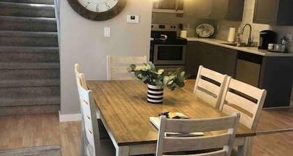 Lake Muskego House, Walk to Stores & Restaurants