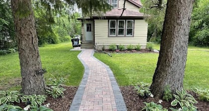 Lake Muskego House, Walk to Stores & Restaurants