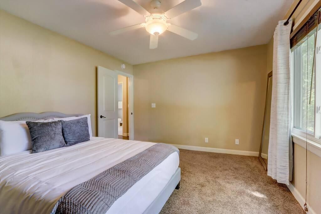 Fer et planche à repasser, Wi-Fi, draps fournis