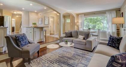 Charming Muskego House, Walk to Lake & Restaurants