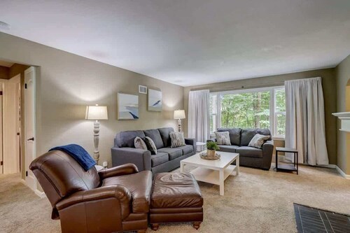 Muskego Hideaway on 2 Acre Lot