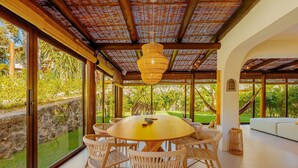 Dining - PF141 Sophisticated Duplex 3 Suites - Praia do Forte (Mata de São João)