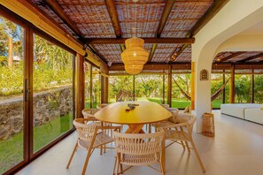 Dining - PF141 Sophisticated Duplex 3 Suites - Praia do Forte (Mata de São João)