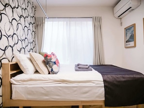 1 bedroom, desk, WiFi, bed sheets