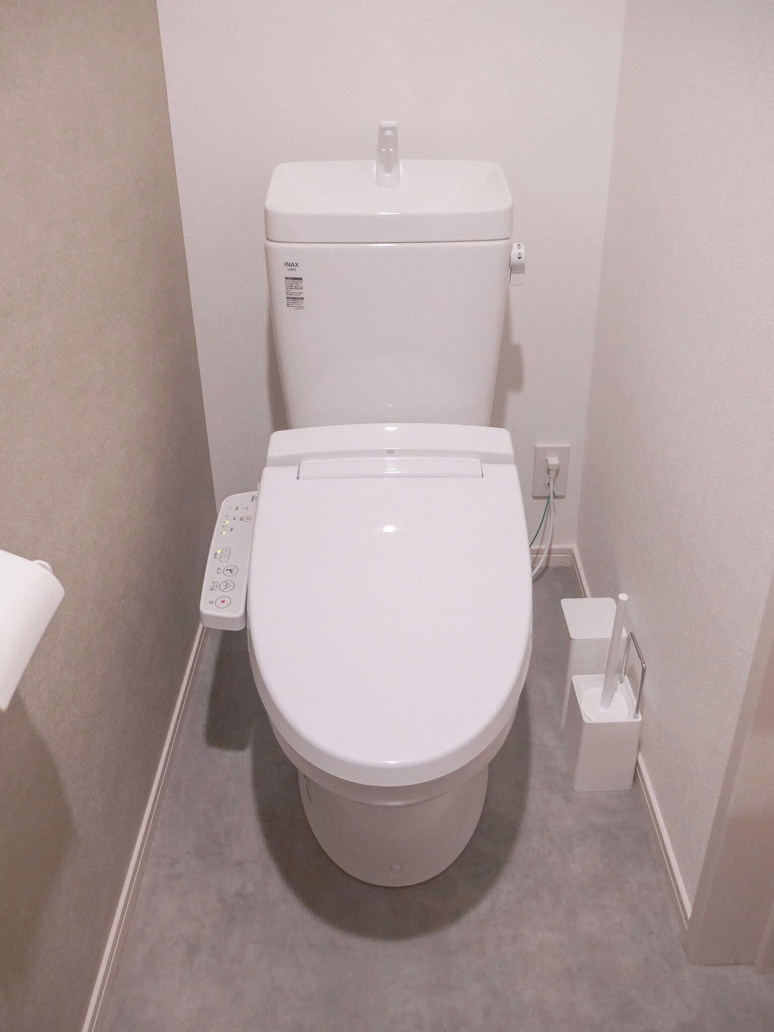 Hair dryer, towels, shampoo