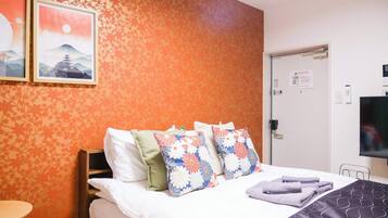 1 bedroom, desk, WiFi, bed sheets