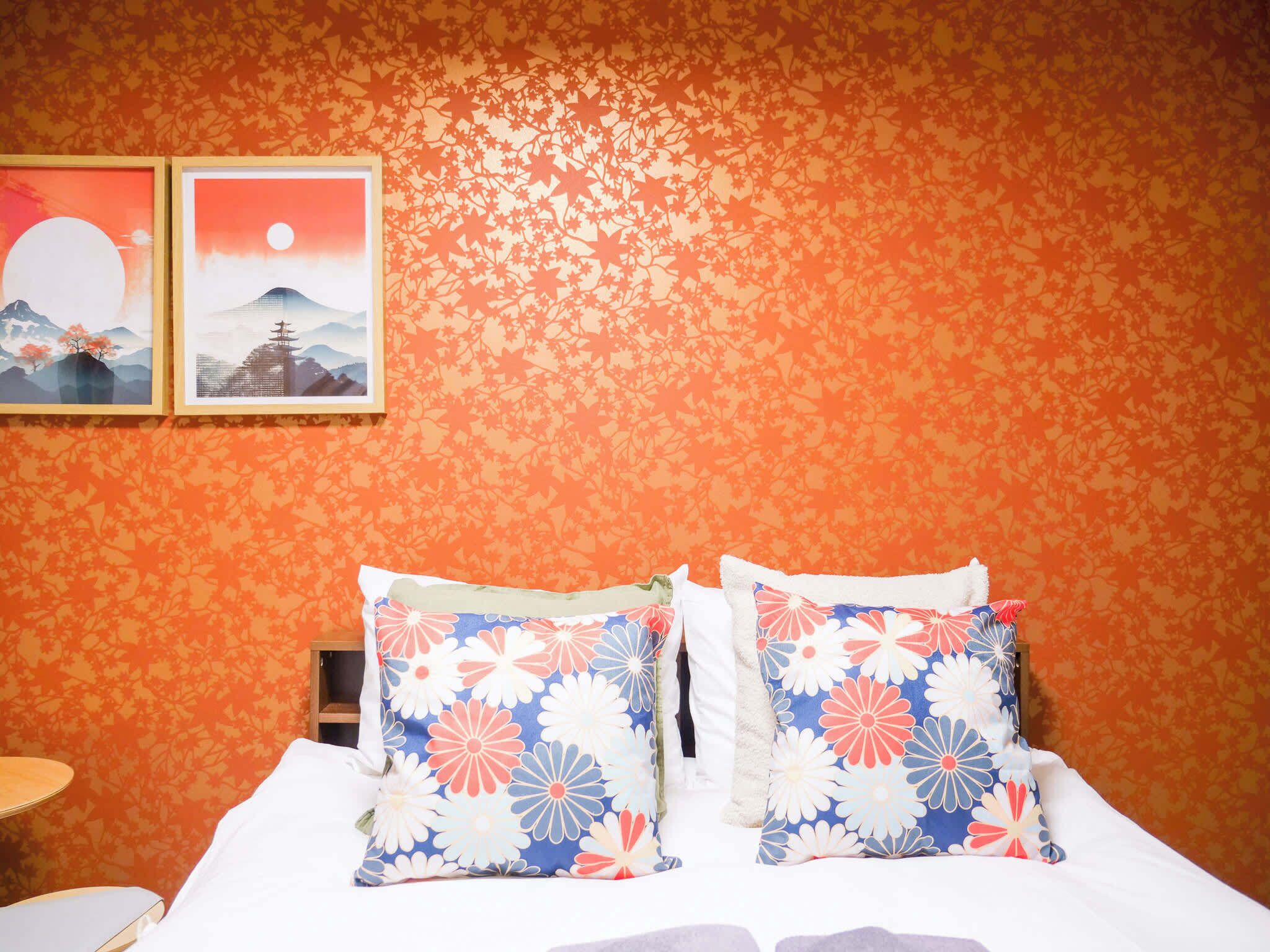 1 bedroom, desk, WiFi, bed sheets