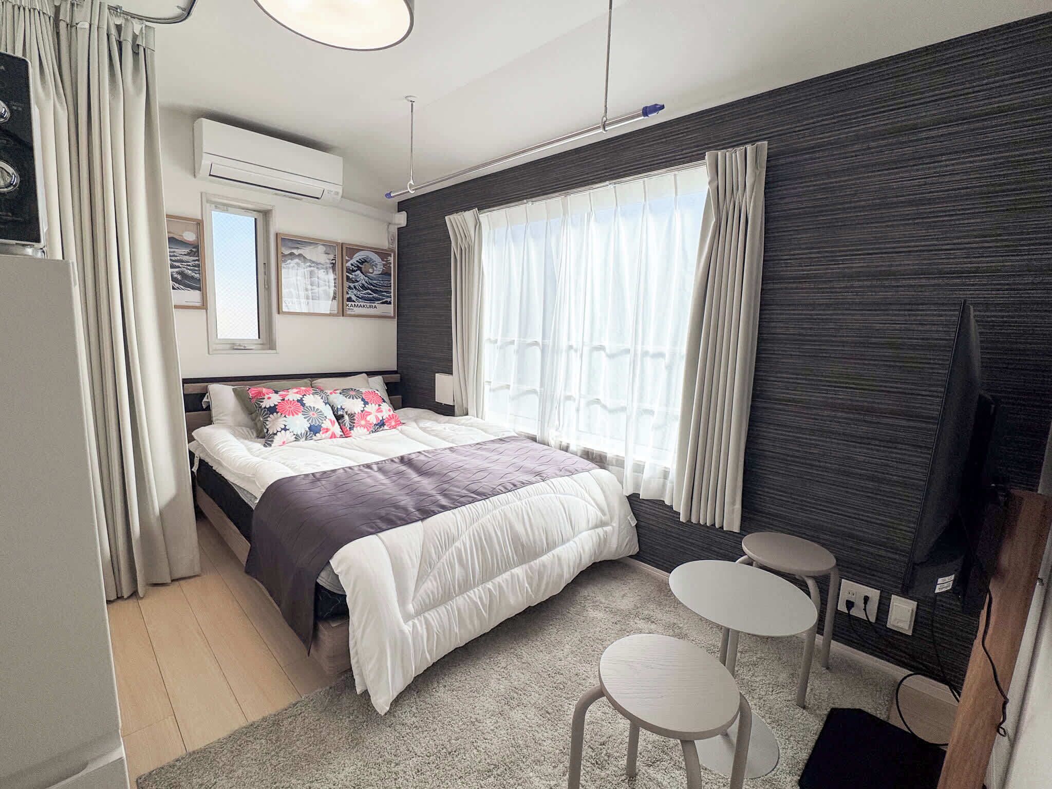 1 bedroom, desk, WiFi, bed sheets