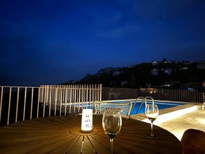 屋外ダイニングエリア