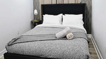 Schreibtisch, WLAN, Bettwäsche, Rollstuhlgeeignet