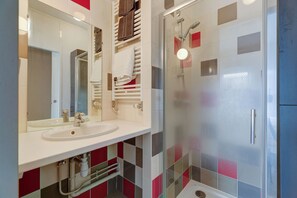 Shower, towels - 28 - Le Lokup - Wifi - Proche tram (Reims)