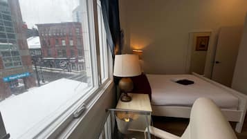 1 bedroom, desk, iron/ironing board, WiFi