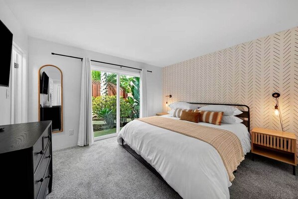 Silitysrauta/-lauta, Wi-Fi, vuodevaatteet