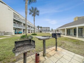 Outdoor dining - PCB condo 2/pools & hot tub, Steps to Beach! The West end of PCB is so quiet! (Panama City Beach)