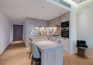 Private kitchen - Stylish 2BR in Downtown Views - High Floor 2906 (Dubai)