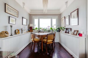 Dining - Boursault - Stunning Penthouse, Terrace, Parking (Paris)
