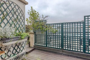 Terrace/patio - Boursault - Stunning Penthouse, Terrace, Parking (Paris)