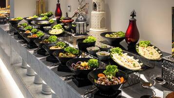 Colazione continentale, servita tutte le mattine (55 SAR a persona)