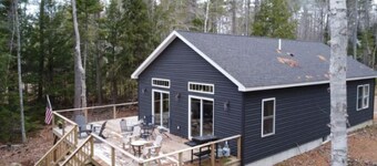  Private 3-bedroom waterfront house with dock and paddle boards.