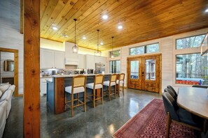 Dining - NEW! Forest Views, Hot Tub, Game Room and Arcade (Broken Bow)