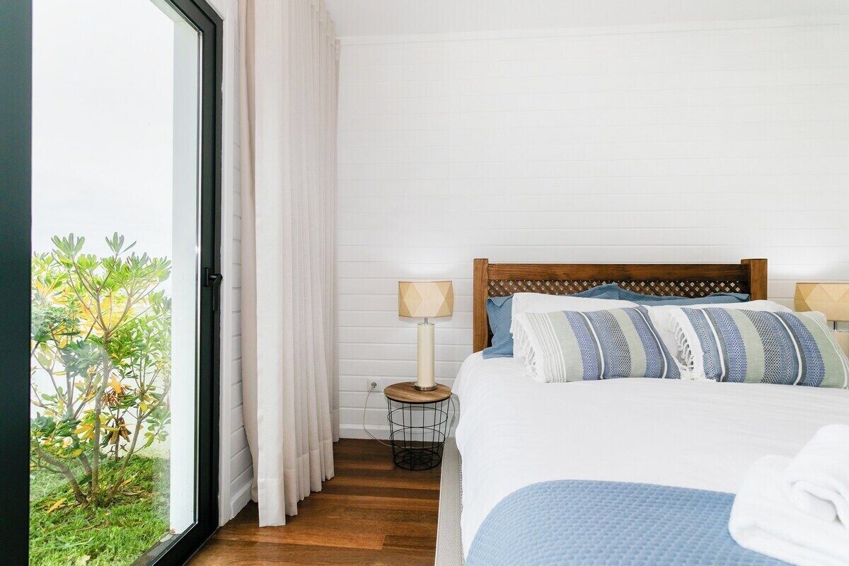 3 slaapkamers, een strijkplank/strijkijzer, internet, beddengoed