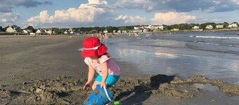 KPT Cottage: 4ac, 3BR, Sleeps 8, Fire Pit, Pets OK, FREE Beach Passes, NO FEES!