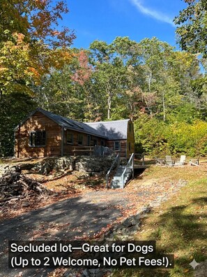 Exterior - KPT Cottage: 4ac, 3BR, Sleeps 8, Fire Pit, Pets OK, FREE Beach Passes, NO FEES! (Kennebunkport)