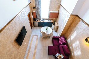 Living area - Suite Victoria Domaine Pagnon Gironde: Charm & heated pool near Bordeaux (Saint-Gervais)