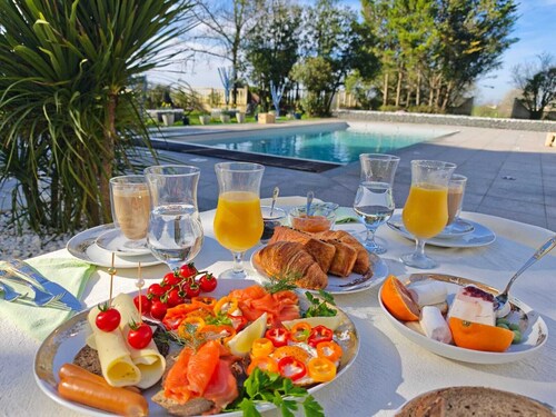 Suite Victoria Domaine Pagnon Gironde: Charme & Piscine Chauffée Proche Bordeaux