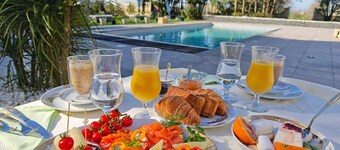 Suite Victoria Domaine Pagnon Gironde: Charm & heated pool near Bordeaux