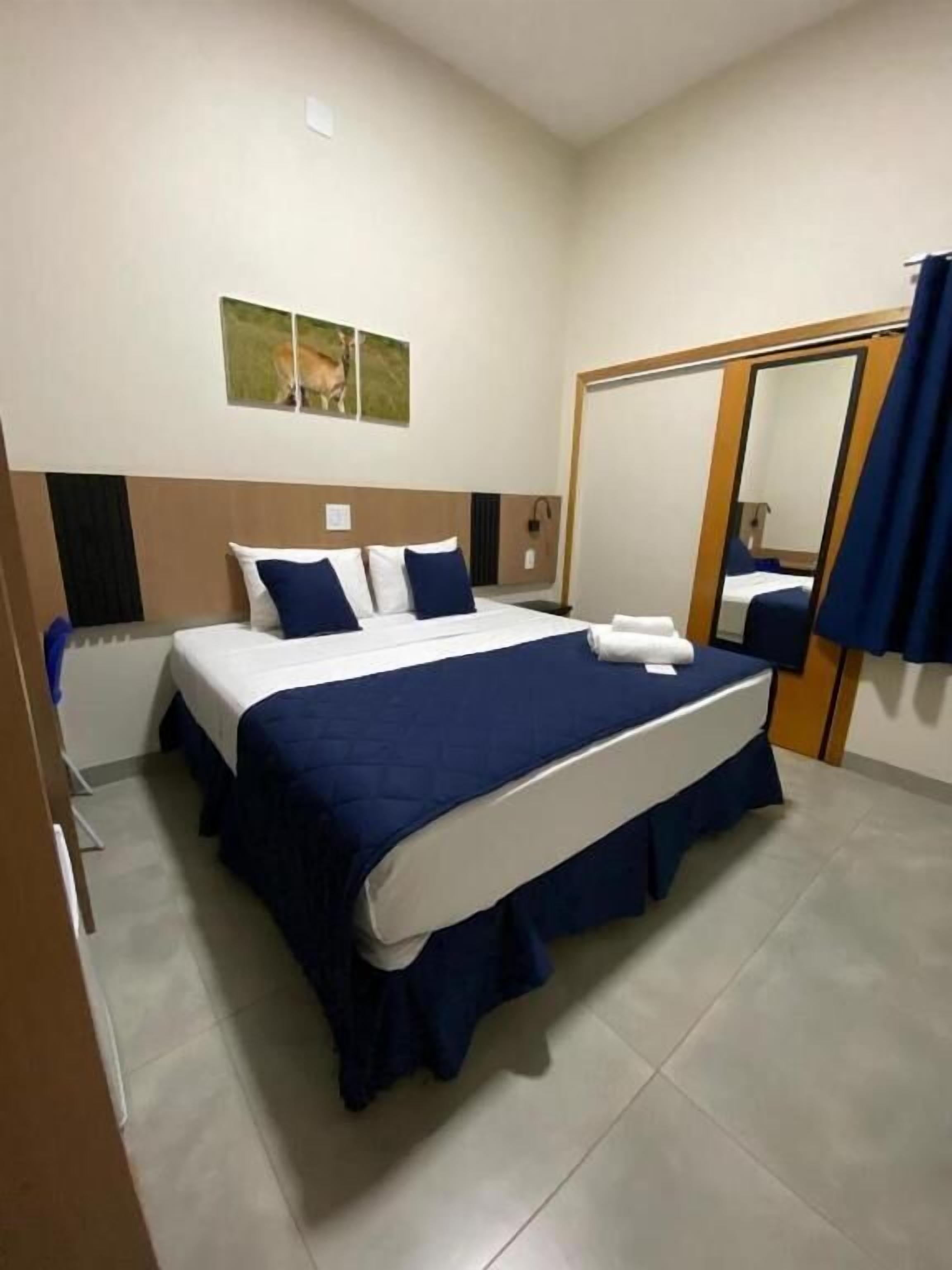 Standard-Doppelzimmer | Schreibtisch, laptopgeeigneter Arbeitsplatz, kostenloses WLAN