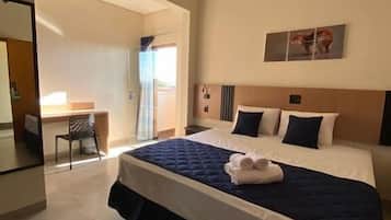 Deluxe Suite, Balcony, City View