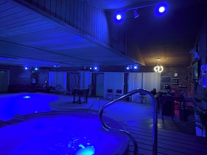 Pool - Indoor heated pool & jacuzzi with 150" screen just 10 mins from Downtown Detroit (Redford)