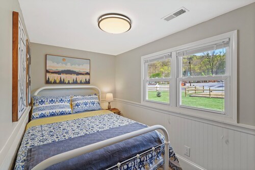 Jewel's Rest 2 Bedroom Suite - Kull Kitchen - Full Bath